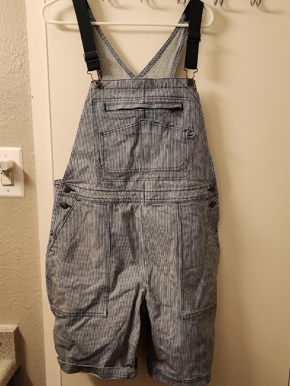 Duluth Striped Denim Short Overalls with Adjustable Black Straps Size L